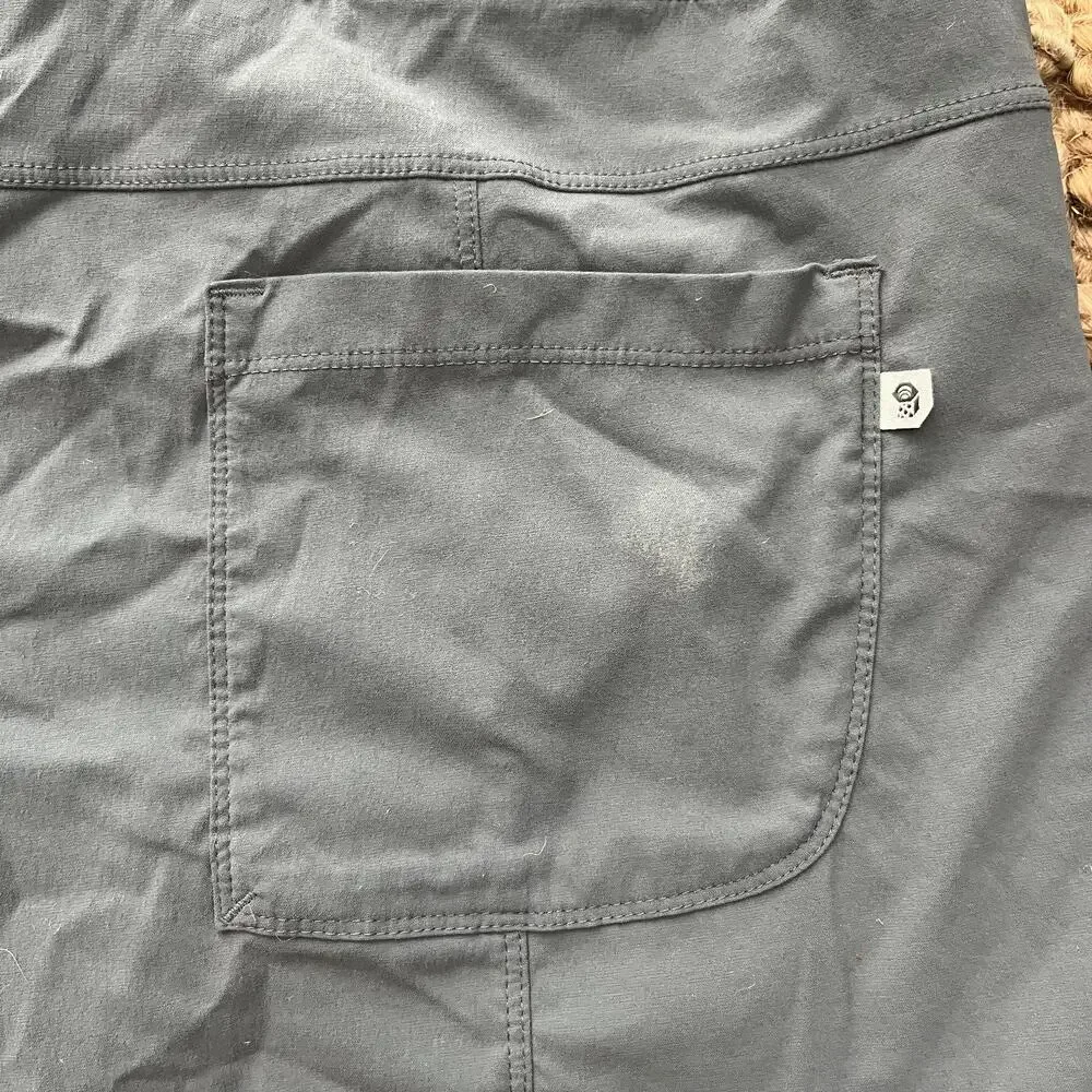 Mountain Hardwear Dynama Shorts Womens L Gray Hiking Trail Outdoor Stretch EUC